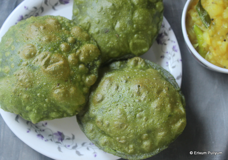 Palak Poori | Spinach Puri 