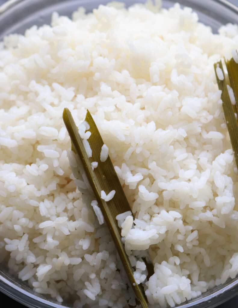 how to cook rice on the stove.