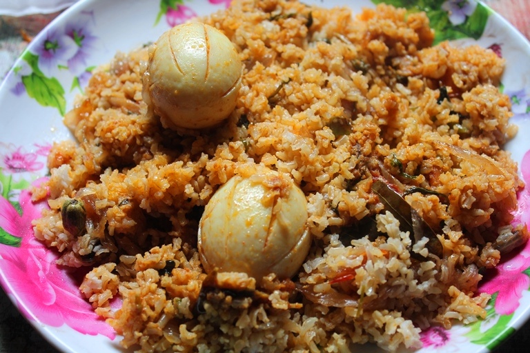 Brown Rice Egg Biryani Recipe / Egg Dum Biryani Recipe 