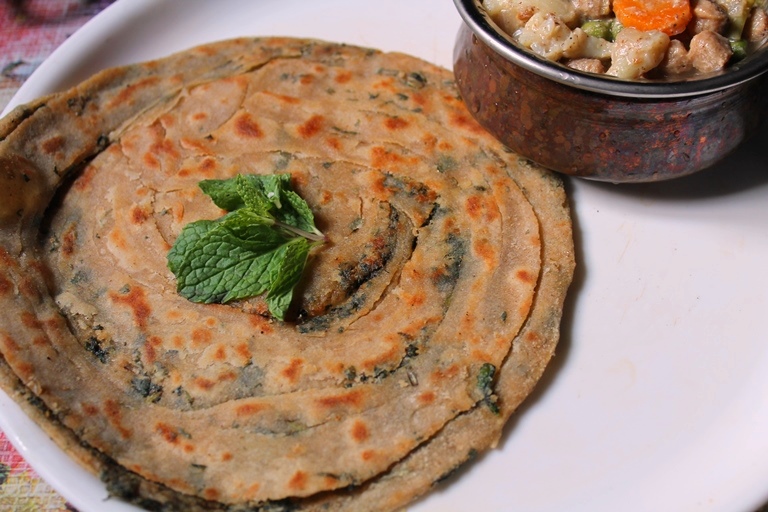 Mint Paratha Recipe / Pudhina Paratha Recipe 
